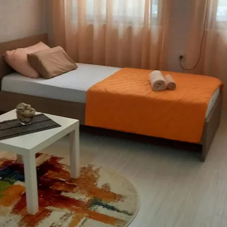 Julia's Place Apartment
