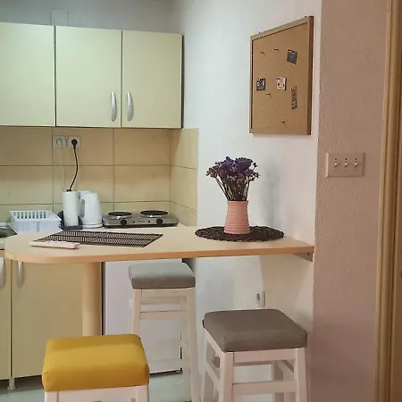Julia's Place Apartment